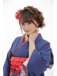 卒業式のミディアムの髪型で袴に合う女性の髪型とヘアアレンジを紹介