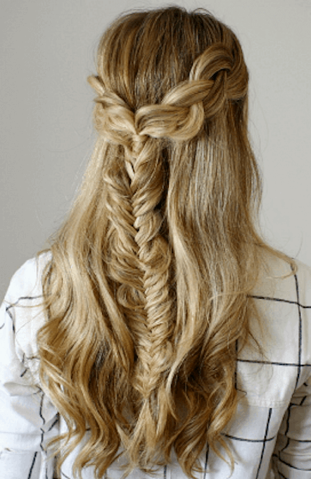 ロングの女性の髪型(9)