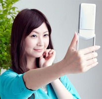 自撮りのコツは？女性が使うiPhone・Androidの無料の…