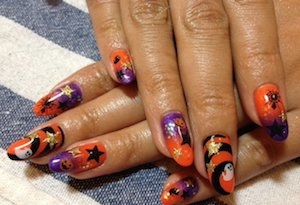 オレンジ色のハロウィンネイル