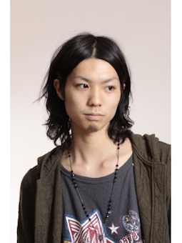 ミディアムロングヘアー３