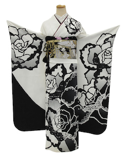 黒の振袖と白黒の薔薇が入った成人式の振袖画像