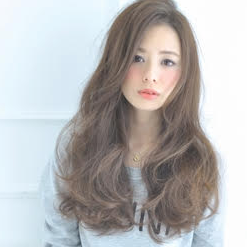 秋のロングの髪型2020！レディースの流行や髪型のヘアアレンジ…