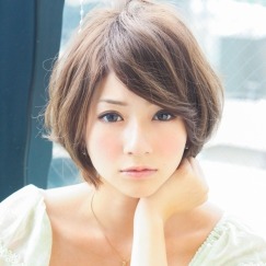 冬のショートの髪型2020！レディースに人気なヘアアレンジ方法…