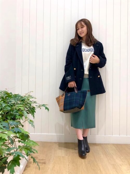 ロゴカットソー×スカート
