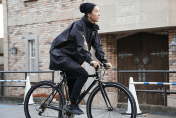 自転車やバイク用のメンズのレインコート！おしゃれなレインコート…