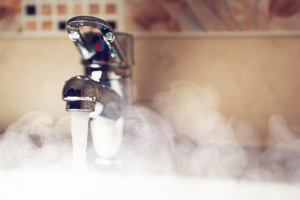 服の臭いをとる方法と防止法：熱湯で洗う