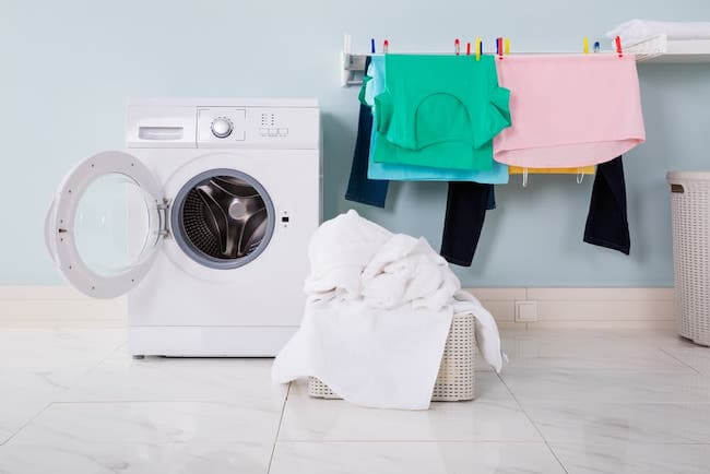 服を長持ちさせる正しい洗濯方法：分けて洗濯する