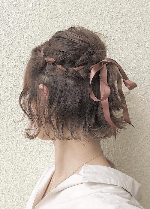 【小学生卒業式2024】ショートの髪型：編み込みハーフアップ＋リボンアレンジ