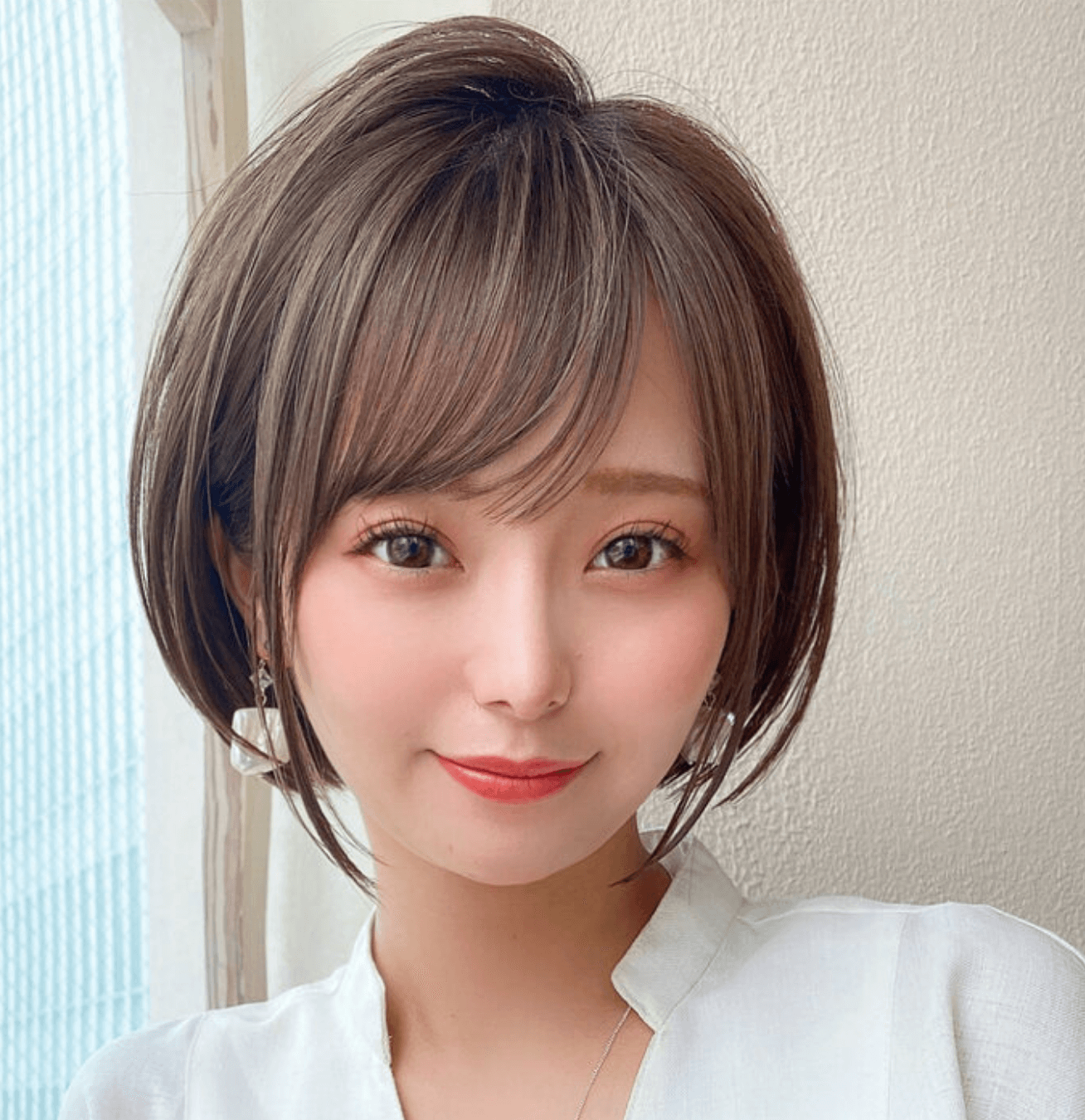 入学式のショートの女性の髪型：小顔ショート